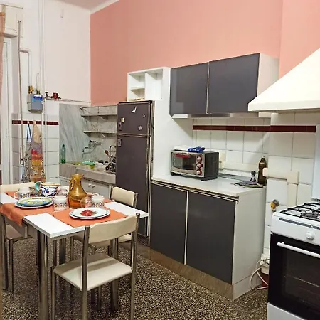 With 3 Bedrooms In With Wonderful City View Balcony And Wifi 2 Km From The Beach